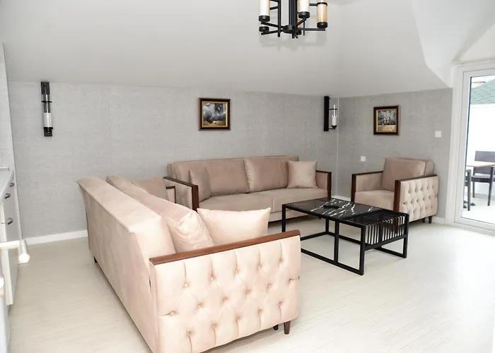 מלון Gardenya 3*